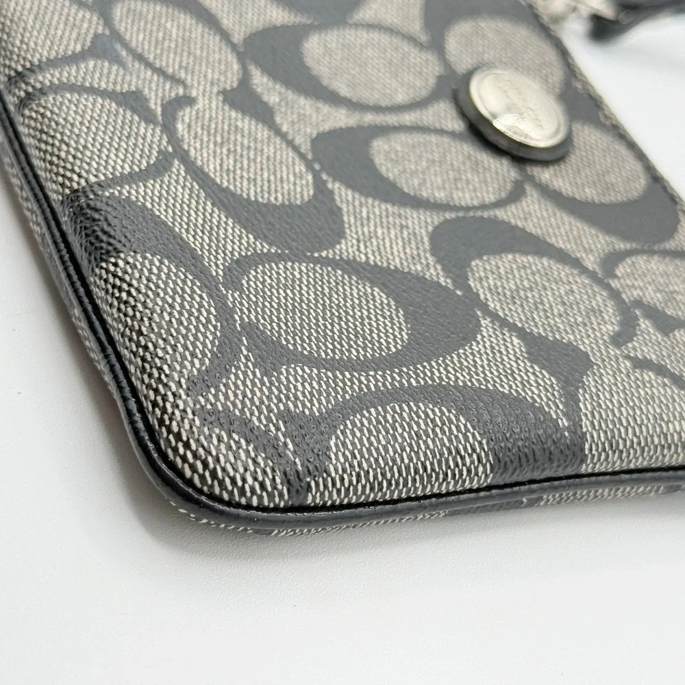 COACH Signature Wristlet Pouch Big C‎ Black/Gray Medium Size Coated Canvas